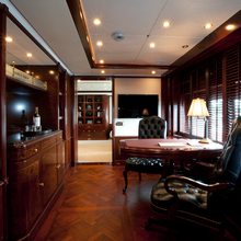 Tobi Star Yacht Wine Bar