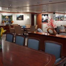 Nurja Yacht Dining