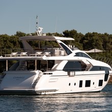 Chillin' Yacht 