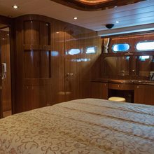Cabaret Yacht 