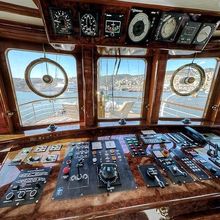 SS Delphine Yacht Bridge