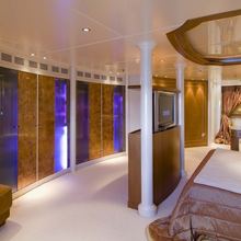 Elegant 007 Yacht Master Stateroom