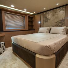 Bella Luna Yacht 