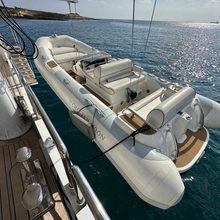 Cheetah Moon Yacht 