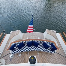 4 Umbrellas Yacht 