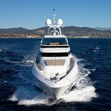 Seven S Yacht Running Shot - Front