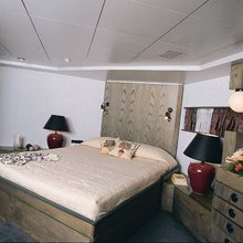 Luis Lima Yacht Master Stateroom - Bed