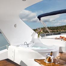 Nitta V Yacht 