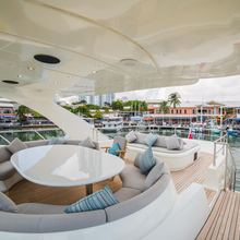 Happy Hour Yacht 