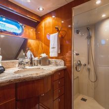 Two Seas Yacht 