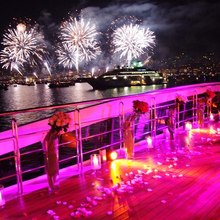 Elegant 007 Yacht Fireworks & Lights