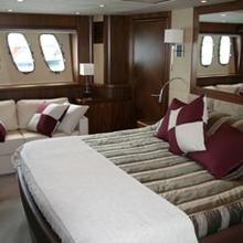 Melinda V Yacht 