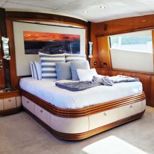 YCM 105 Yacht 