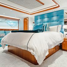 La Lady Yacht 
