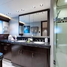 Checkmate40 Yacht Master Head