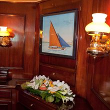 Lady Roxanne Yacht 