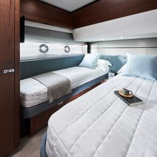 Chameleon III Yacht 