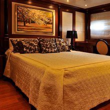 Moza Yacht 