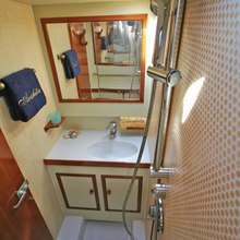 Anahita Yacht 
