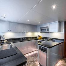 Zephyr Yacht 