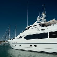 Flying Fish Yacht 