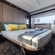 Solstice Yacht 