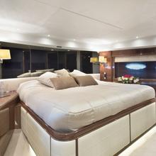 Mira Yacht 
