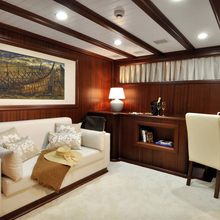 Aria I Yacht Master Cabin - Seating Area