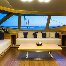 Huitane Yacht 
