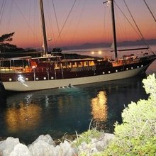 Brothers Yacht 