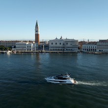 Five II Yacht 