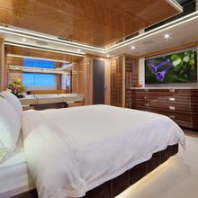 Code 8 Yacht 