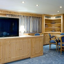 Lady Rose Yacht Main Saloon - Screen
