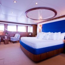 Regulus Yacht Master Stateroom - Bed
