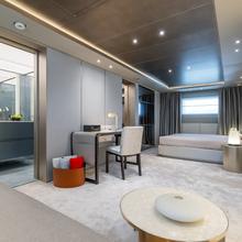 Navis Yacht 