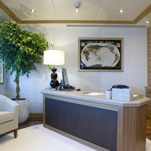 H Yacht Master Office