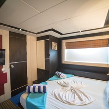 Honors Legacy Yacht 