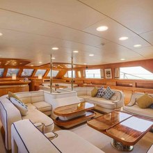 Infinium Yacht 