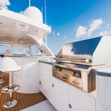 Two Seas Yacht 