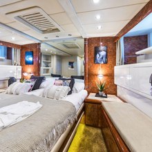 Speedy T Yacht 