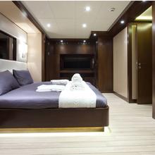 Infinity Yacht Guest Stateroom