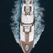 Loretta Yacht Running Shot - Overhead