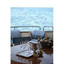 Champagne O'Clock Yacht 