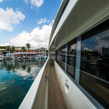 Happy Hour Yacht 