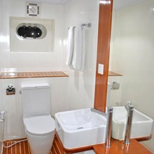 Honors Legacy Yacht 