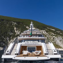 Dragon Yacht 