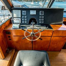 Electra Yacht 