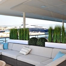 H Yacht Outdoor seating