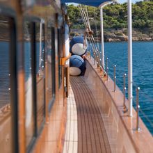Lithi Yacht 