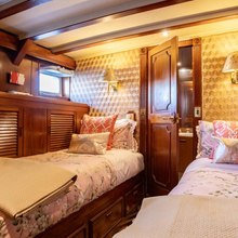 Sea Breeze III Yacht 